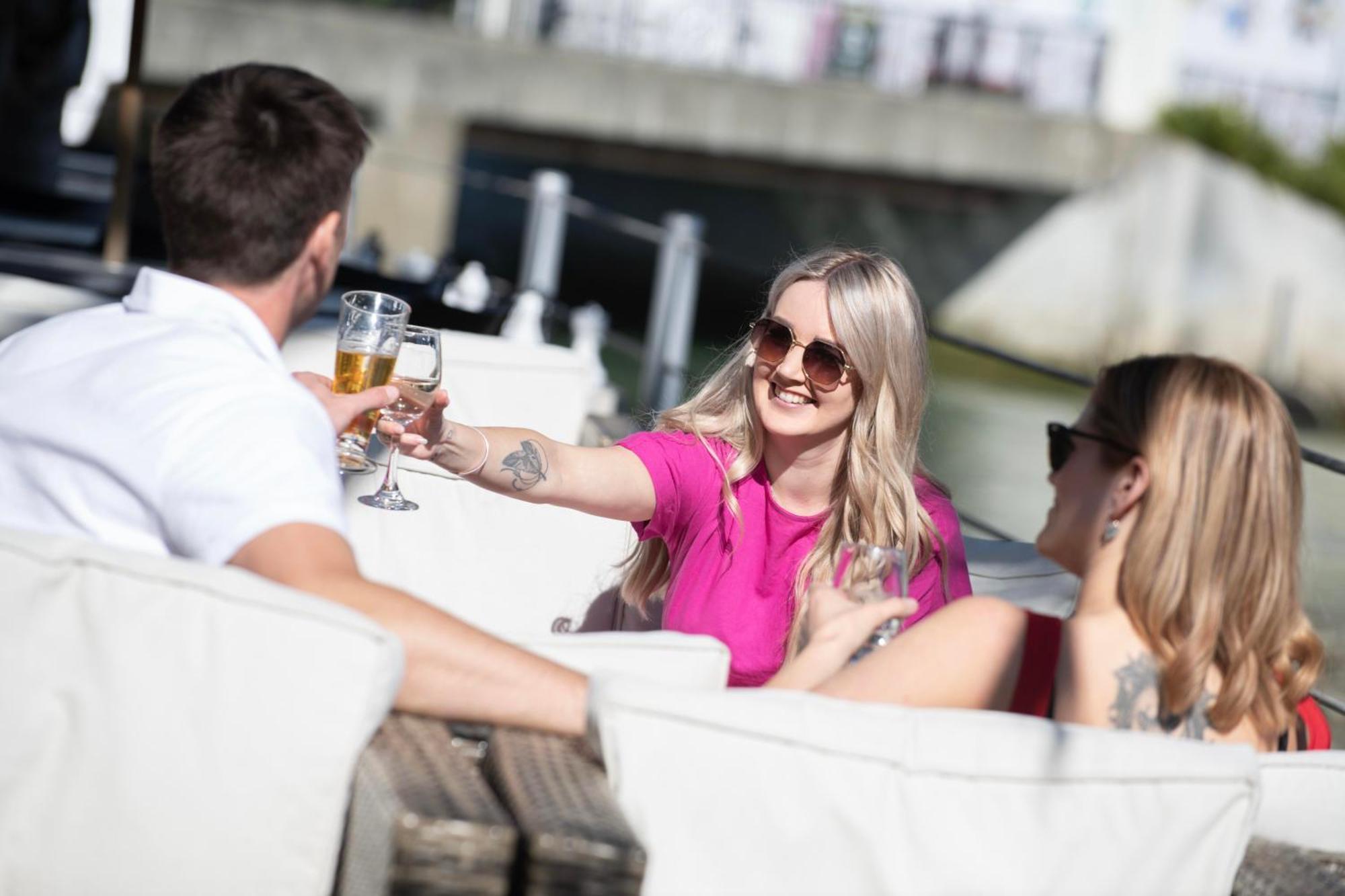 Tides Hotel Нельсон Екстер'єр фото